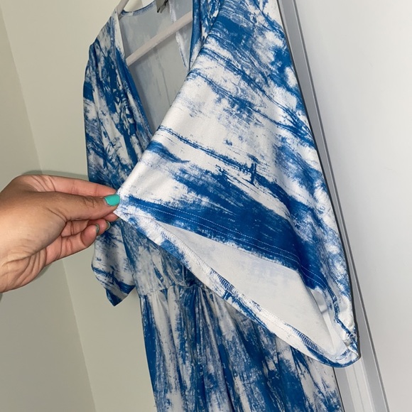 🥳Host Pick🥳NWOT Blue/White Flowy Dress - Picture 5 of 7